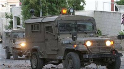 بالفيديو: مركبات عسكرية إسرائيلية تصدم سيارات الفلسطينيين في جنين