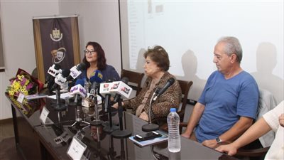 رسائل حب في ندوة تكريم سيدة المسرح العربي بمهرجان المسرح المصري