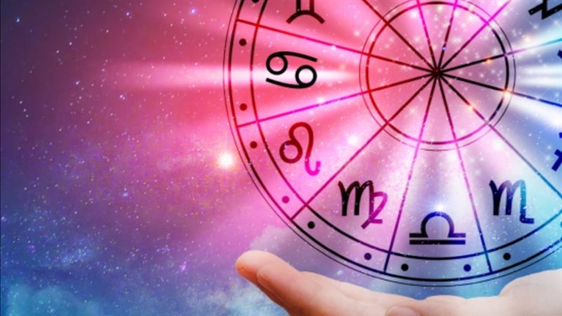 توقعات الفلك