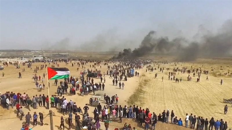 متظاهرين فلسطينيين