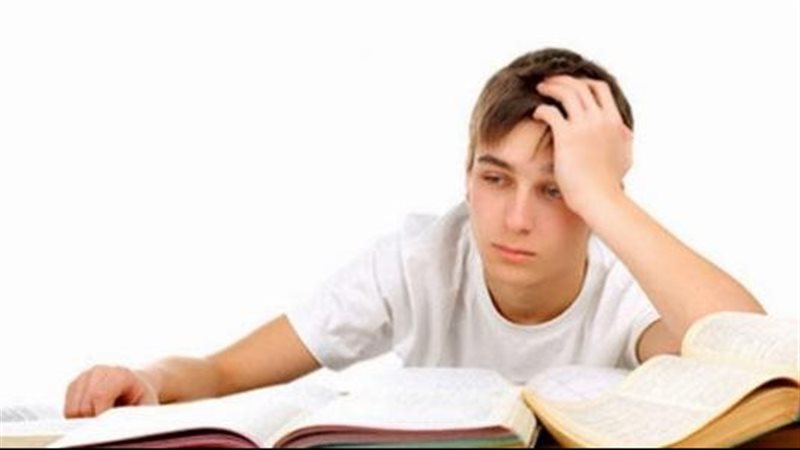 طالب بالثانوية العامة-