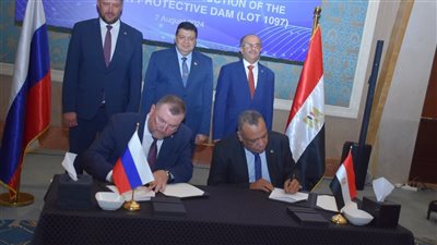 رئيس المحطات النووية يشهد توقيع عقد الأعمال البحرية بمحطة الضبعة.. تفاصيل