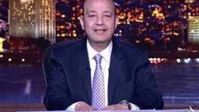 بترفع الحديد كأنها بتزغرط ..عمرو أديب يعلق على فوز سارة سمير بالفضية