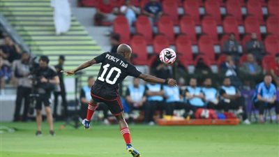 مدرب الوداد المغربي يفجر مفاجأة حول بيرسي تاو.. هل يرحل؟ 