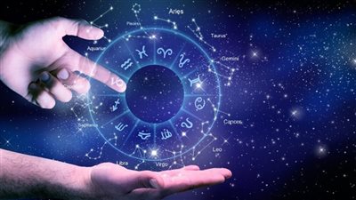 حظك اليوم الثلاثاء 13 أغسطس 2024.. حب جديد يقابل العقرب وتغيّرات مهنية للدلو