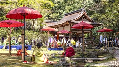 عادات غريبة لمنع الأرواح الشريرة واصطياد العرسان.. تعرف عليها 