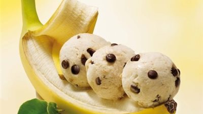 خطوة بخطوة.. طريقة تحضير آيس كريم الموز