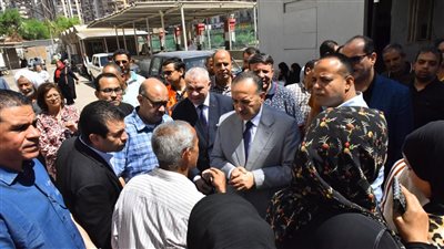محافظ أسيوط يواصل جهوده لتحسين الخدمات العامة والبنية التحتية ودعم القطاع الصحي