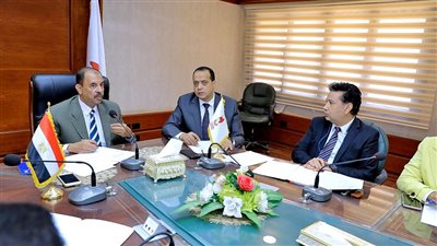 محافظ سوهاج يترأس اجتماعًا لتطوير السياحة في المحافظة