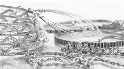 سعر جرام الفضة عيار 925 بالمصنعية اليوم الجمعة 16-8-2024.. الفضة بكام؟