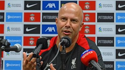 سلوت يُعلن غياب ثنائي ليفربول عن مواجهة أستون فيلا بالبريميرليج 