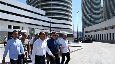 مدبولي يكشف السبب الحقيقي لتأخير تسليم الوحدات السكنية بمدينة العلمين