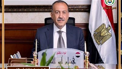 محافظ أسيوط يدرس عقد دورات تدريبية للمعلمين خلال الإجازة الصيفية