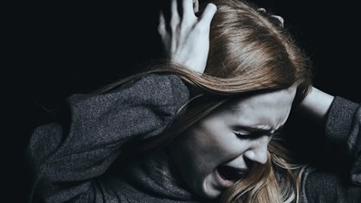 تجنب العزلة.. نصائح لتخطي الصدمة العاطفية