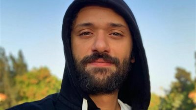 كريم محمود عبدالعزيز يبدأ تصوير مسلسله الجديد 