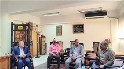 تعليم القاهرة تناقش الاستعداد للعام الدراسى الجديد