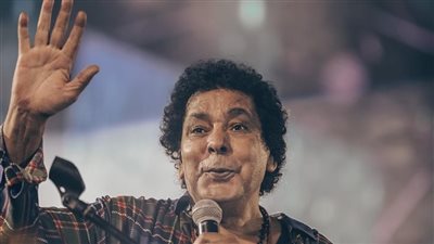 بعد إعتذاره عن الحفل.. طبيب محمد منير يكشف تفاصيل حالته الصحية