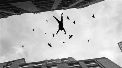 آخر مستجدات قضية زوجة تلقي بزوجها من الطابق الخامس