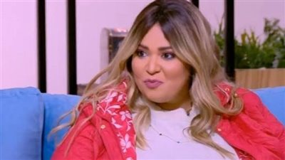 ويزو تثير الجدل بإطلالة جديدة وتعلن: ماقدرش أعيش من غير كورسيهات ولا فلاتر