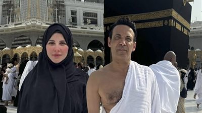 بعد إتهامه بالتعدي عليها.. سعد الصغير وبرلنتي عامر يؤديان مناسك العمرة