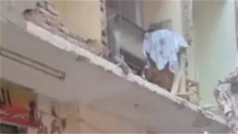 عقار الدويقة المنهار