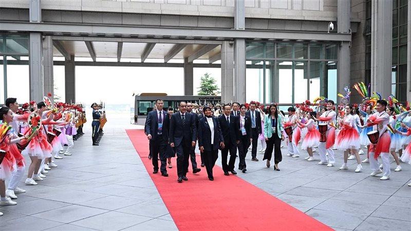  رئيس الوزراء رفقة