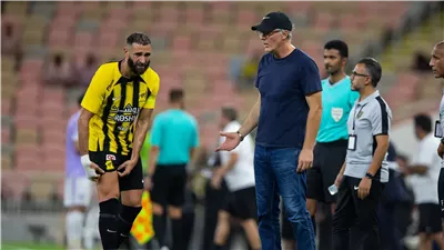 بنزيما يشارك في تدريبات الاتحاد السعودي بعد تعافيه من الإصابة