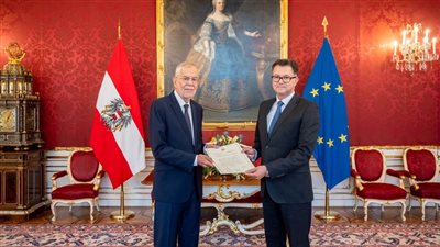 محمد نصر يسلم أوراق اعتماده سفيراً لمصر لدى النمسا ويعزز العلاقات الثنائية