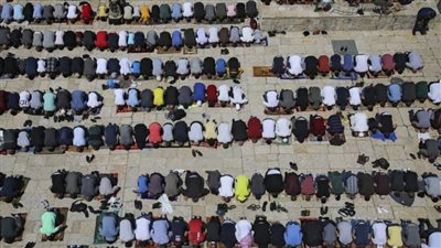 هل يجوز صلاة الجمعة في البيت؟.. جائر شرعًا في 3 حالات