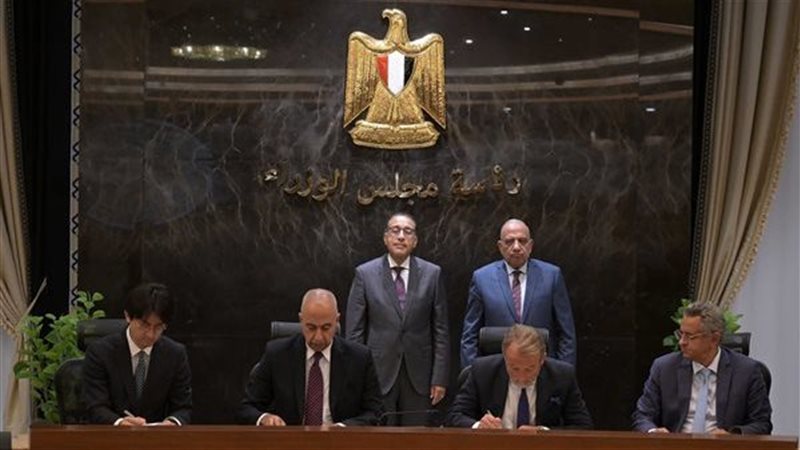 توقيع الحكومة اتفاقيات