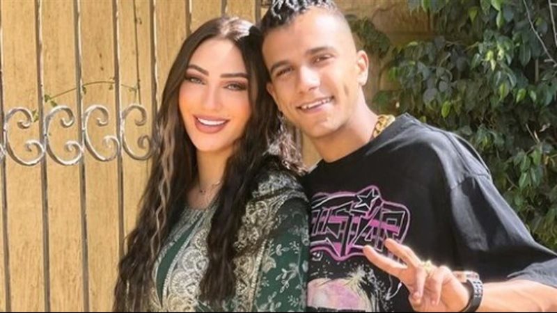 عصام صاصا وزوجته