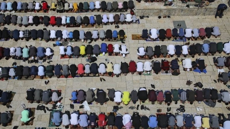 حكم صلاة الجمعة في