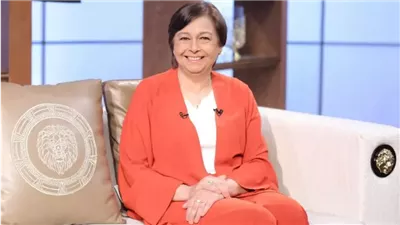 نجوم الفن يتوافدون على عزاء ناهد رشدى وحضور لافت لـ ماجدة زكي 