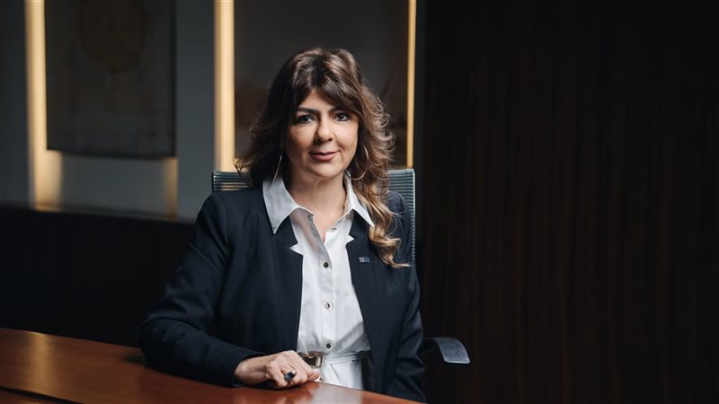 نيفين صبور