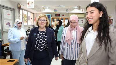 كواليس زيارة مساعدة وزير الخارجية الأمريكية لمدرسة المتفوقات في العلوم والتكنولوجيا 