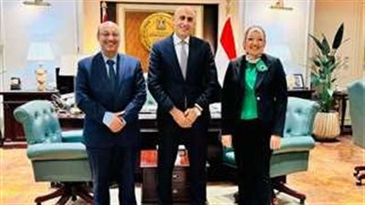 رشا شرف تقدم عرضًا لوزير التعليم عن الخطة المستقبلية لـ صندوق تطوير التعليم
