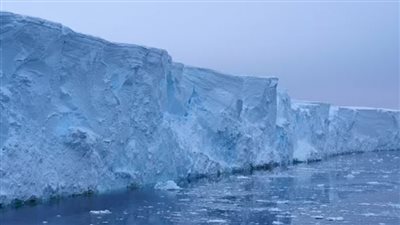 العالم في خطر.. تطورات صادمة بشأن نهر القيامة الجليدي