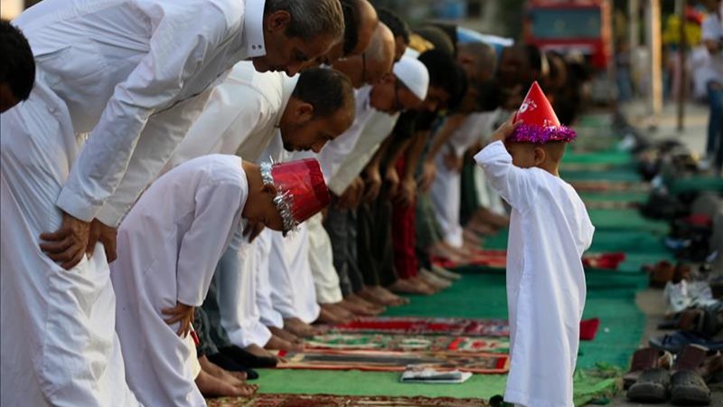 موعد أول أيام عيد