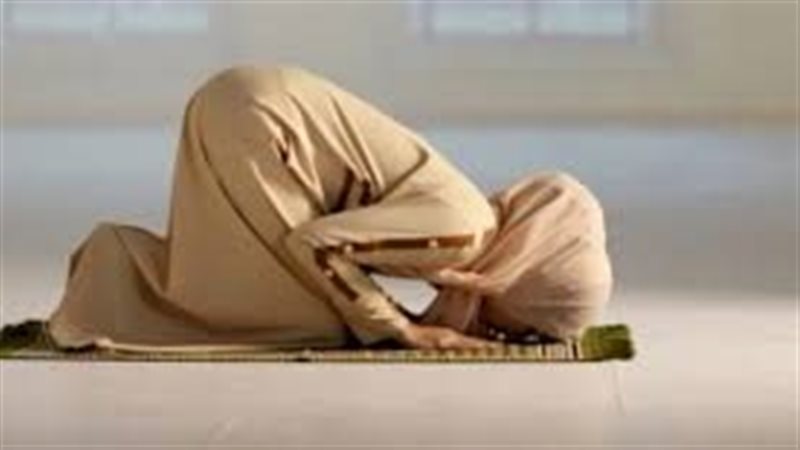 هل يجوز الصلاه بالميكب