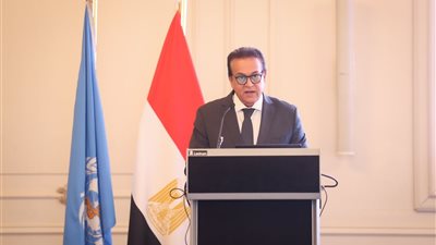 وزير الصحة: عدوي بكتيرية وراء أزمة النزلات المعوية المنتشرة في أسوان