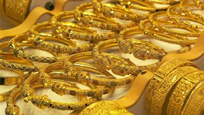 الاستقرار يُخيم علي سعر الذهب في اليمن اليوم الاثنين 23-9-2024