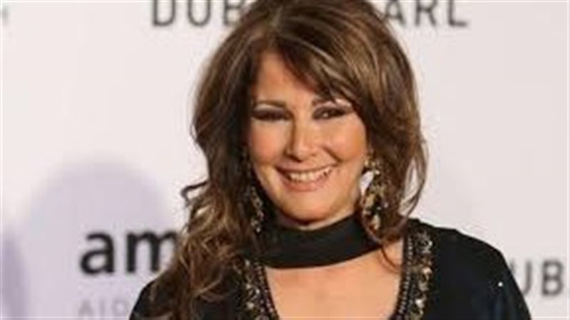 الفنانة آثار الحكيم