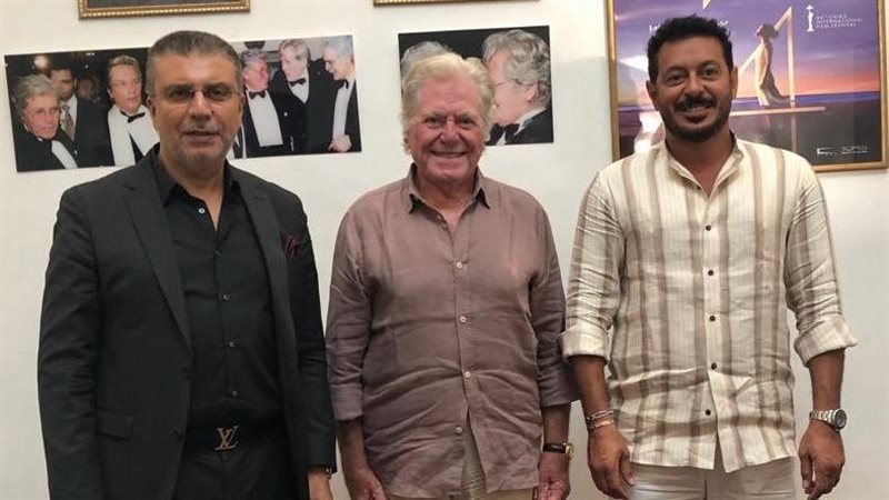 مصطفي وحسين والليثي