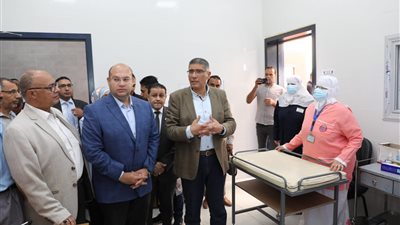 بالصور.. تفاصيل جولة محافظ الجيزة في مستشفى أطفيح وموقف الألف يوم الذهبية