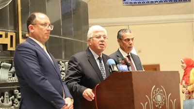 وزير التعليم العالي: الدولة حريصة على تطوير الجامعات الحكومية وتقديم برامج بينية