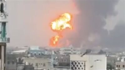 الاحتلال يشن غارات على ميناء الحديدة اليمني ومقتل 20 قياديًا في حزب الله