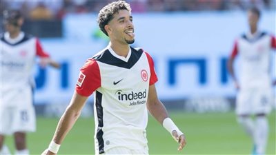 عمر مرموش يتربع على صدارة ترتيب هدافي الدوري الألماني.. تخطى هاري كين