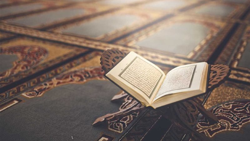 قراءة القرآن في السر