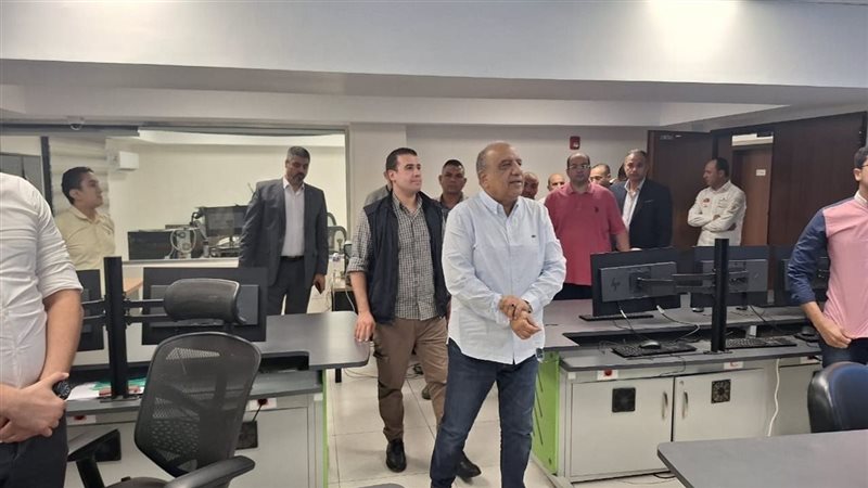 كواليس زيارة وزير