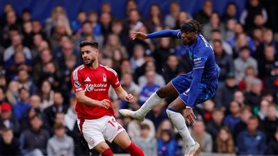 تشيلسي يتعثر أمام نوتينجهام فورست في الدوري الإنجليزي.. موقفه من المربع الذهبي